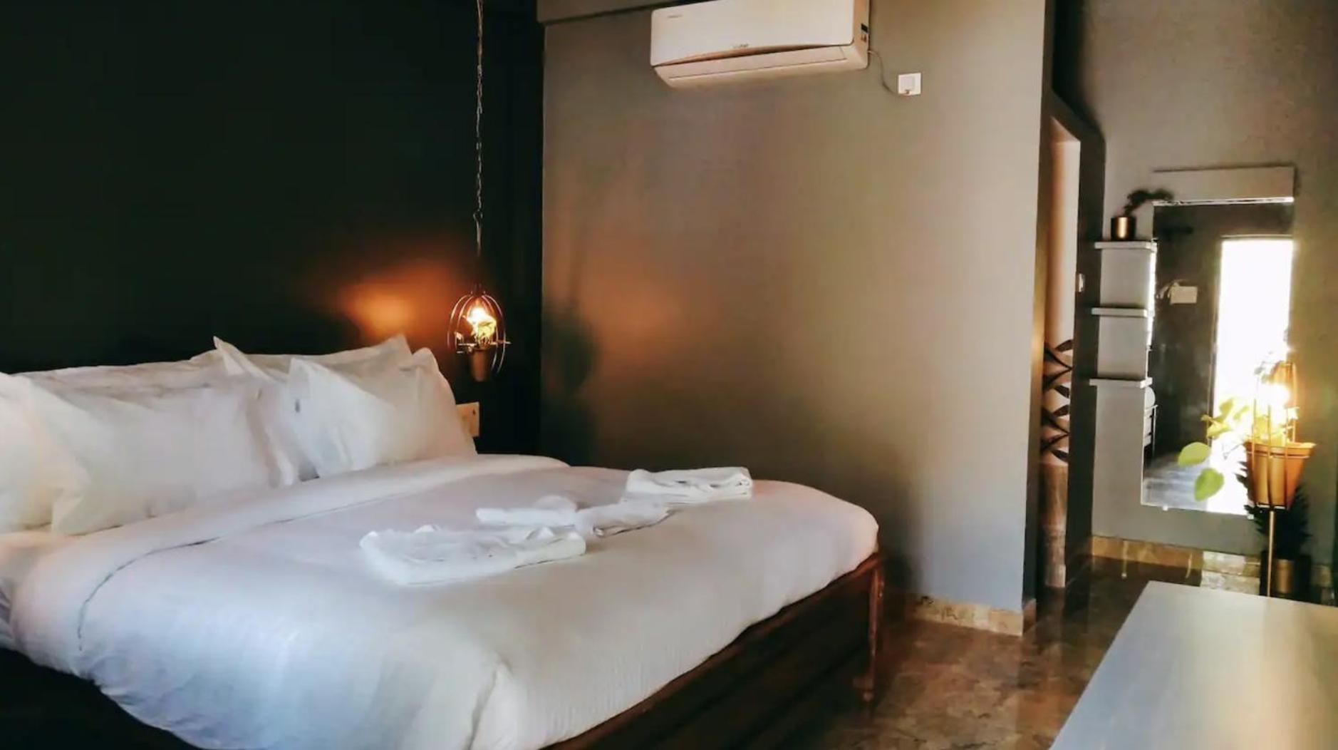 Tien B&B & Bistro Vagator Ngoại thất bức ảnh